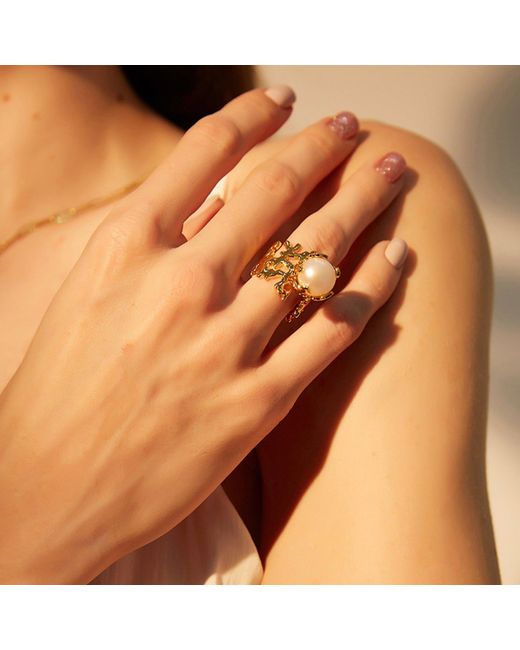 Aurozia Metallic Pearl Wing Big Pearl Coral Ring