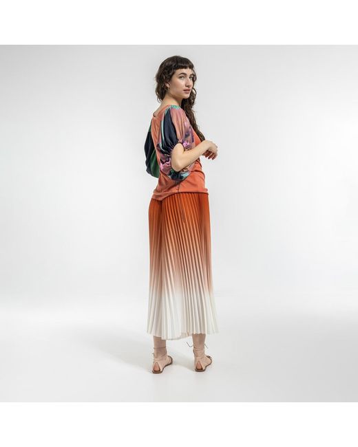 ARTISTA Orange Ivy Shape Top