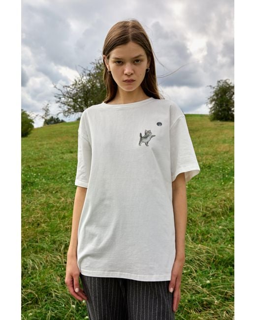 Sour Figs White Kitten And Moon Print T-Shirt