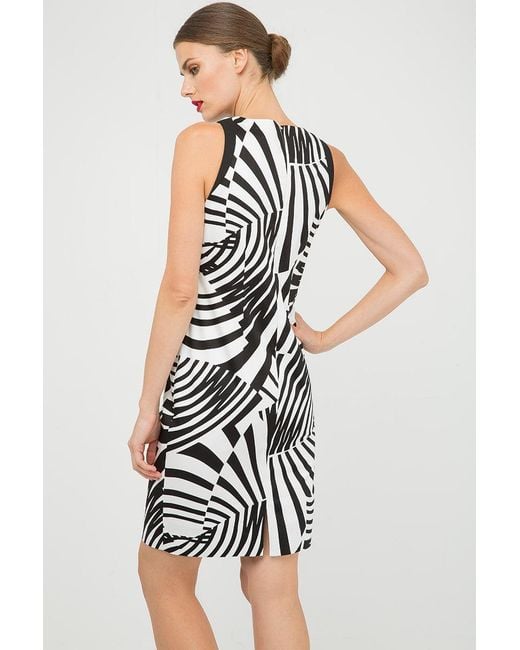 Conquista Black Fitted Sleeveless Print Dress