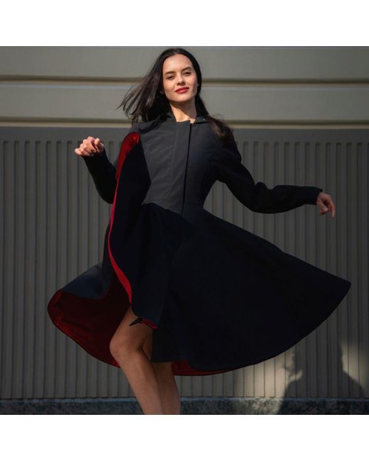 RainSisters Black Coat With Red Lining: Raven Red