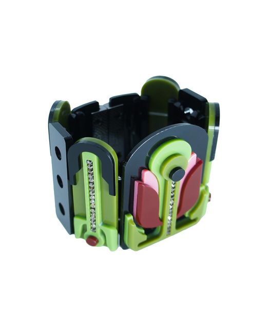Gissa Bicalho Green Acrylic Handmade Bracelet Tulip