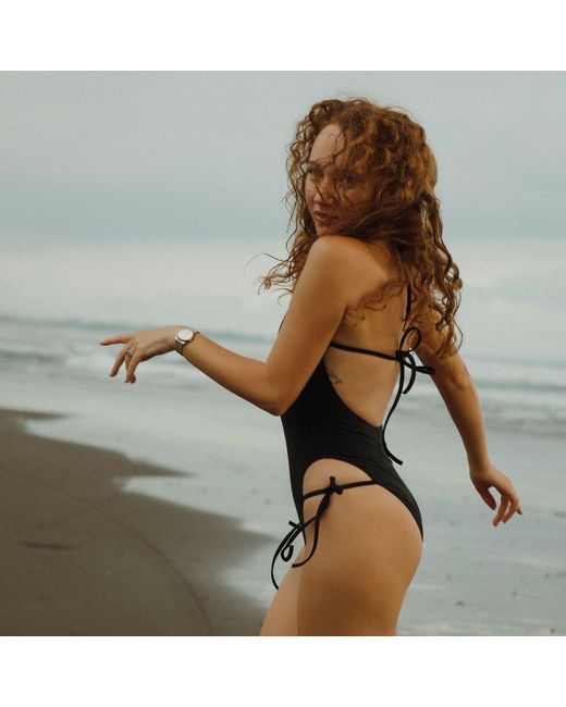 Yesudare Black Como High-Cut Swimsuit Bodysuit –