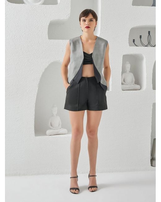 Lumina Eligma Black Collar-Elle Vest