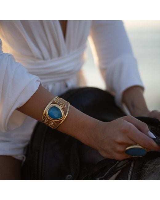 Ebru Jewelry Metallic Vintage Cat Eye Chunky Cuff Bracelet