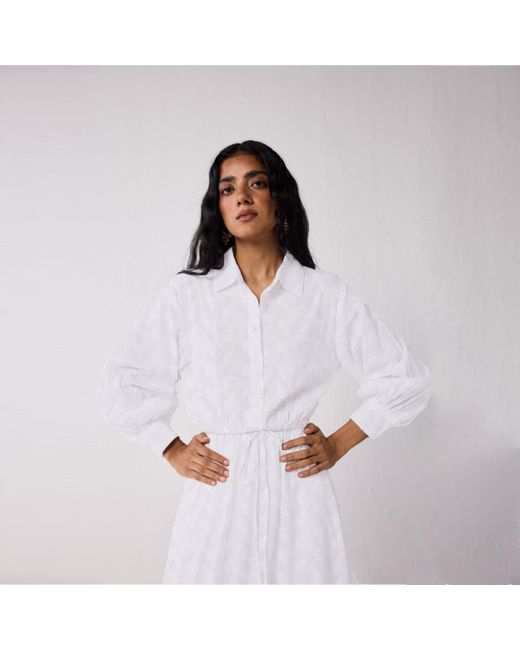 REISTOR White Embroidered Flowy Maxi Tiered Dress