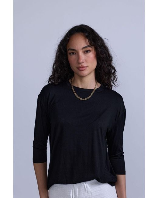 Rave on Trend Black Everyday Tee