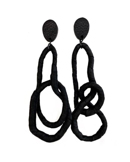 WAIWAI Black Flexi Dangle Earrings