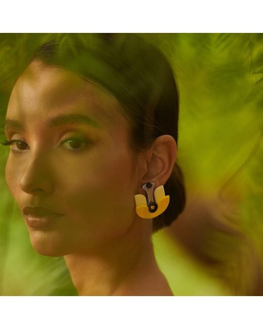 Gissa Bicalho Multicolor Handmade Acrylic Earring Short Lotus Flower