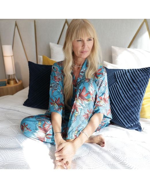 Janara Jones Blue Floral Paisley Print Satin Long Sleeve Short Robe