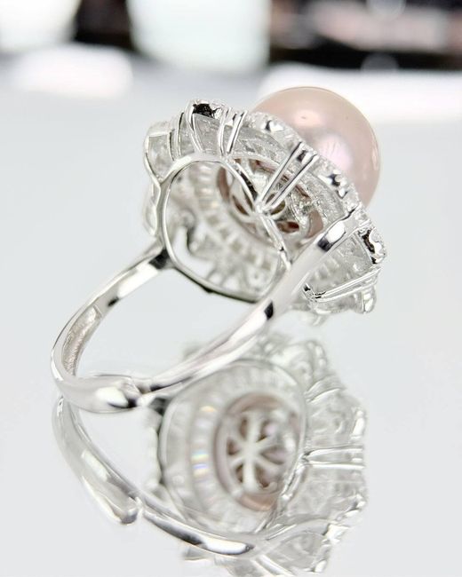 Smuccii White Ameline