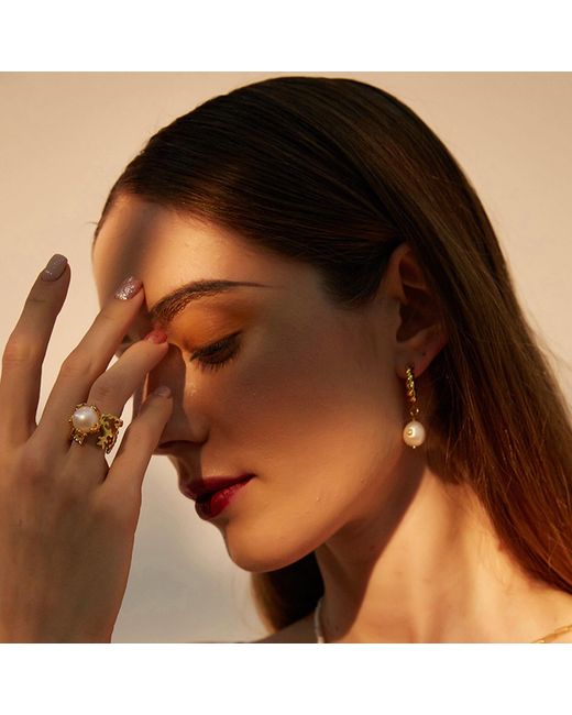 Aurozia Metallic Pearl Wing Big Pearl Coral Ring