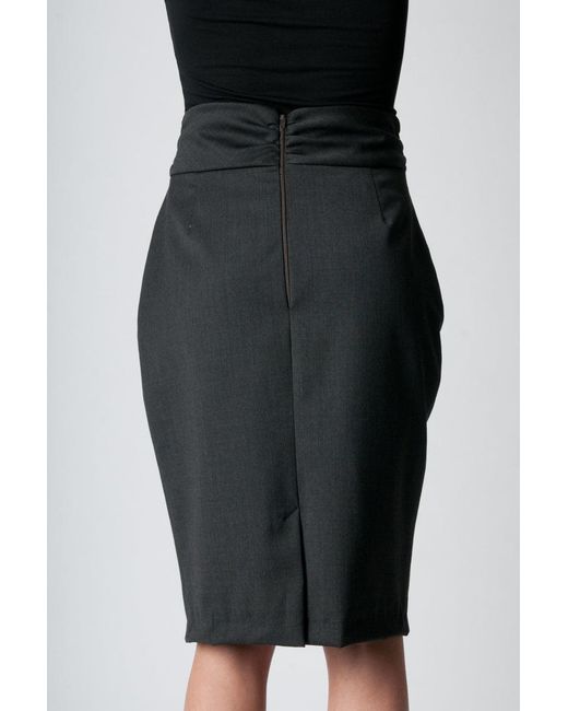 Conquista Black Woven Tulip Skirt