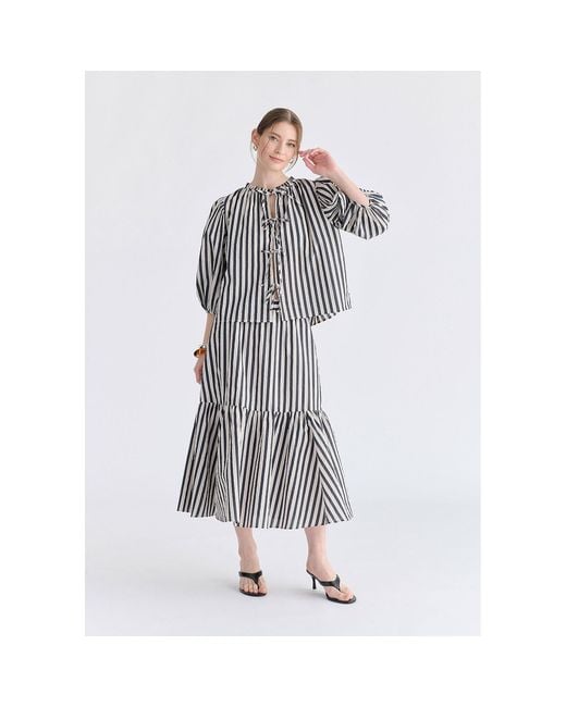 Paisie Black Tie Front Puff Sleeves Blouse