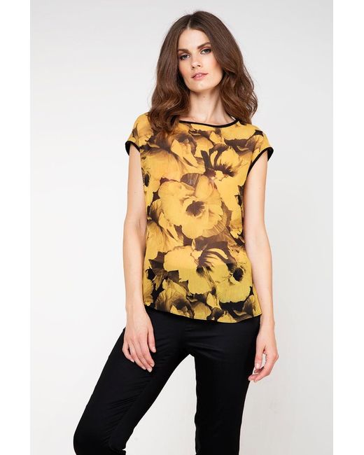 Conquista Yellow Sleeveless Print Top With Rounded Neckline