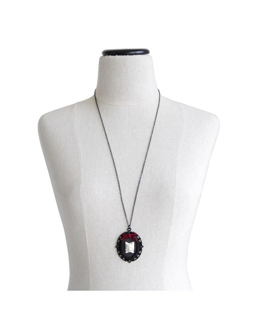 POPORCELAIN Metallic Dark Romance Porcelain Cat Cameo Necklace