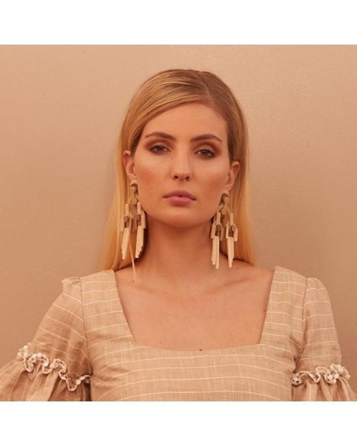 Gissa Bicalho Metallic Handmade Acrylic Earring Cladogram / Cream