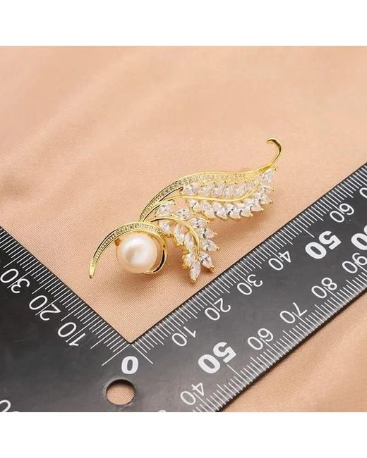 Angel Barocco Metallic Natural Pearl Zircon Wheat Brooch