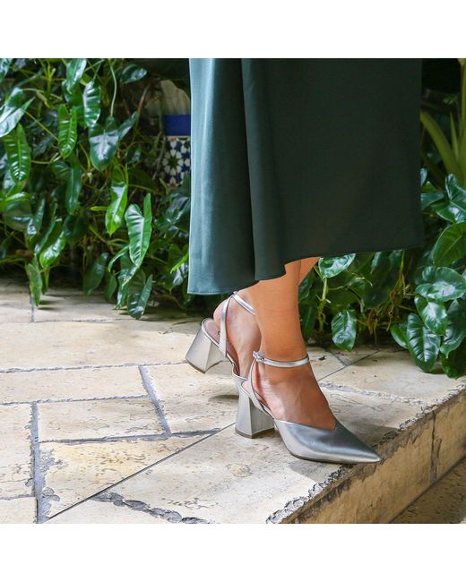 Alterre White Marilyn V Mule