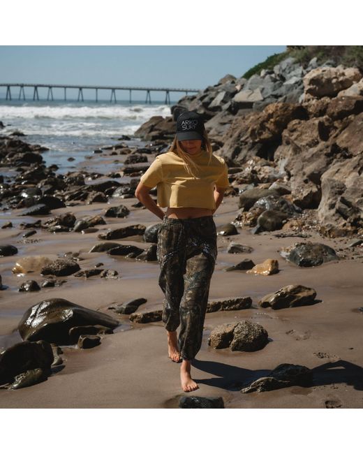 Ariko Natural Sunrise Beach Crop Tee