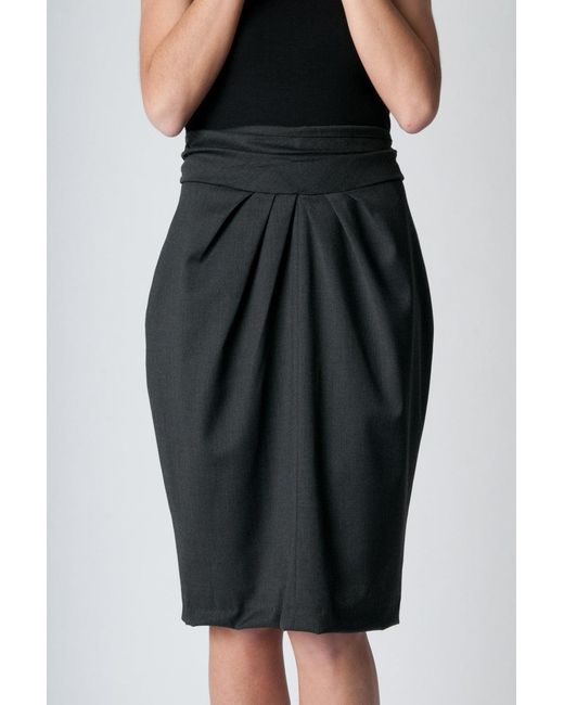 Conquista Black Woven Tulip Skirt