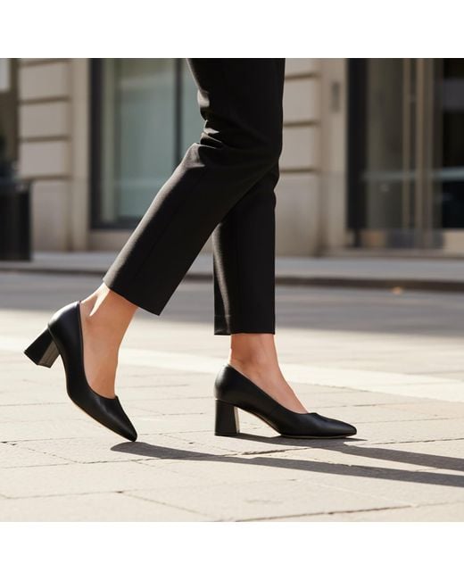 Beautiisoles by Robyn Shreiber Made in Italy Black Corina Comfortable Leather Low Heel Pump Work Or Valentine Evening