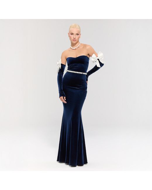 Nur Karaata Blue Lily Throne Gown