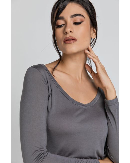 Conquista Gray Dark V Neck Top By Swl