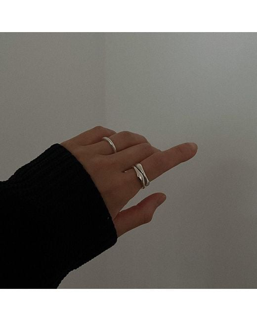 Cote Cache Metallic Symmetry Stackable Wave Ring Set
