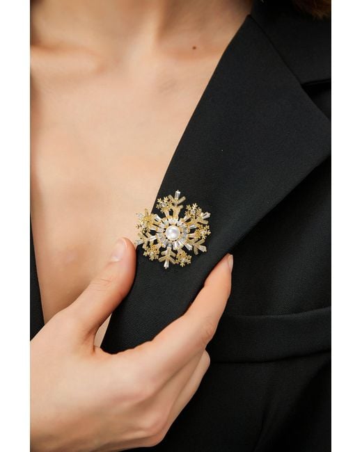 Classicharms Metallic Pavé & Pearl Snowflake Brooch Necklace Set