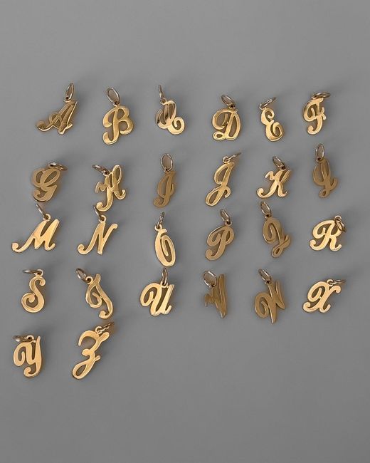 Öugie Metallic The Cursive Initial Pendant