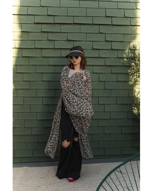 Jennafer Grace Gray Bellis Daisy Kimono