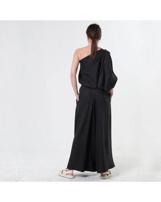 Metamorph Black Wide-Leg Trousers With Front Pleats