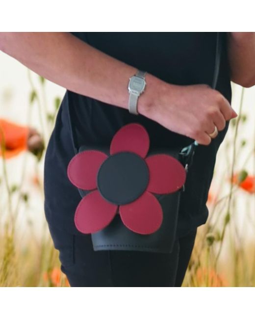 Zatchels Red Handmade Leather Daisy Barrel Bag