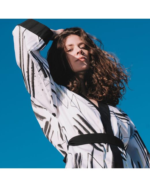 Mirimalist Black Elements Kimono