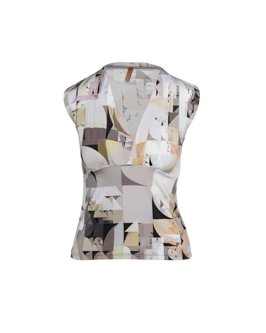 Conquista White V Neck Print Top