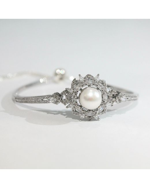 Ninemoo White Fleur De Givre Adjustable Bracelet