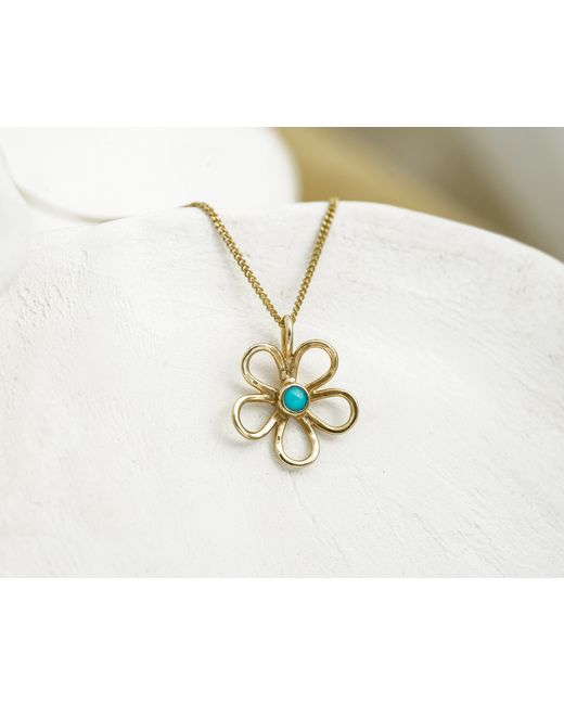 Isla Silver Metallic Flower Pendant With Stone