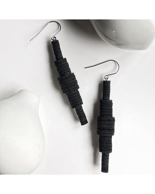 WAIWAI Black Gradient Dangle Earrings