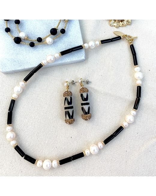 Farra Metallic Timeless Agate With Pearls Short Necklace