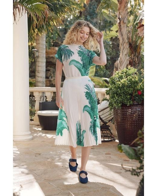 Wild Cosmos Green Lillian West Palm Honeycomb Texture Top