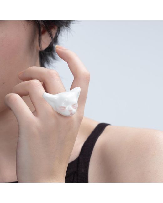 H2 Studio White Angry Puss Porcelain Cat 14K Plated Brass Ring