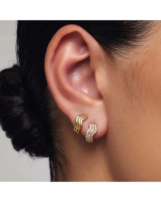 Nazzar Metallic Wave Huggie Mini Earrings