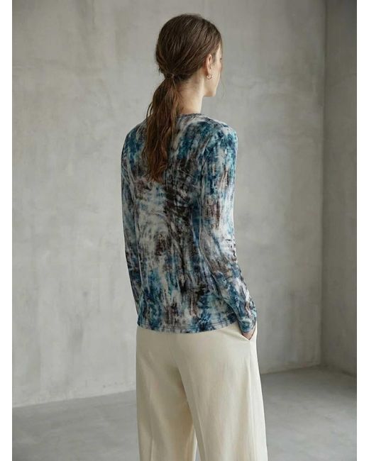 Conquista Green Abstract Tie-Dye Long-Sleeve Top – Artistic, Modern, Effortlessly Versatile