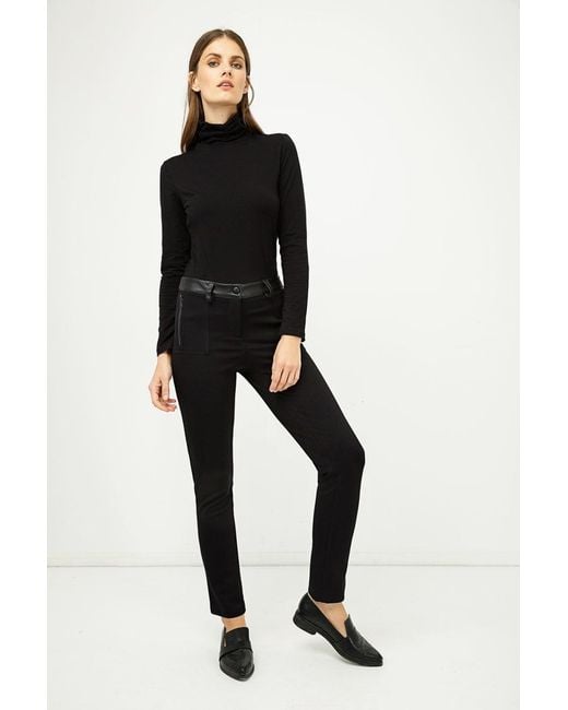 Conquista Black Mid Rise Pleather Detail Jeggings
