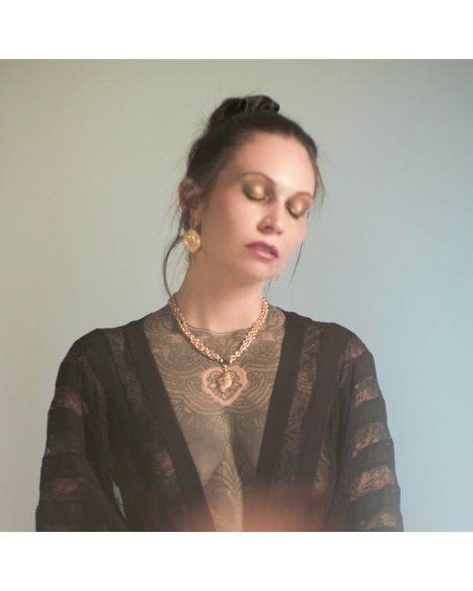 IN CAUDA VENENUM Metallic Akasha Necklace