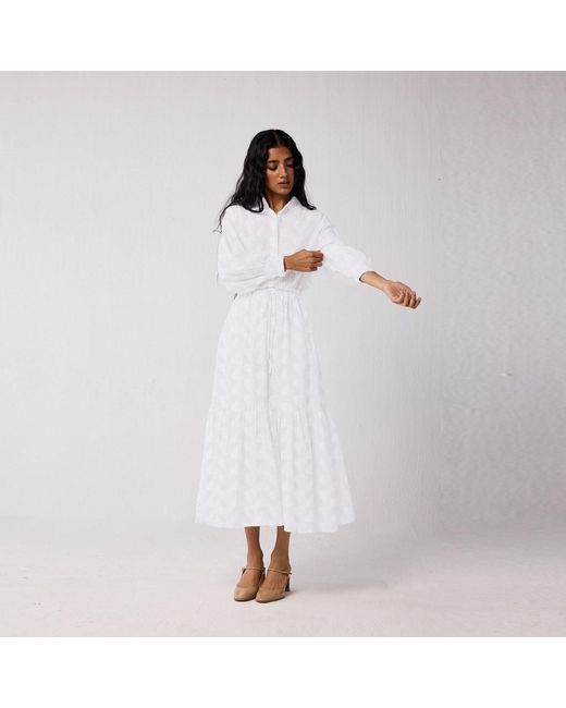 REISTOR White Embroidered Flowy Maxi Tiered Dress