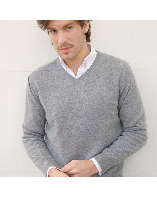 Bel Cashmere Gray Cashmere V-Neck Sweater for men