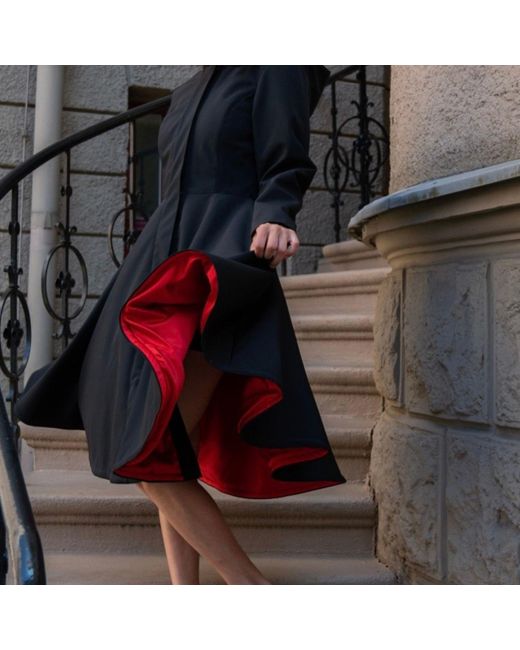 RainSisters Black Coat With Red Lining: Raven Red