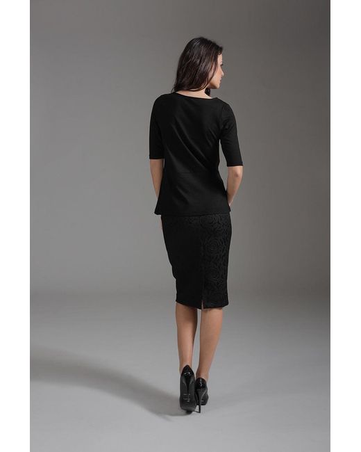 Conquista Black Pencil Skirt